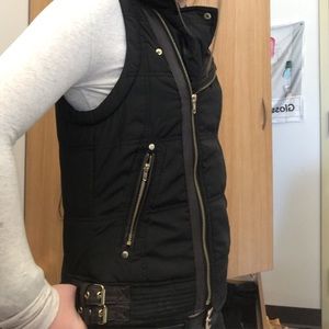 Black Ci Sono vest with gold details